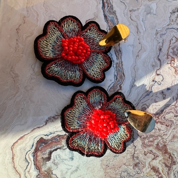 Zara Multicolor Floral Earrings with Gold Detail - Picture 2 of 7